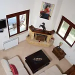 Bella Seafront 5br For 10 Near Athens Nyaraló