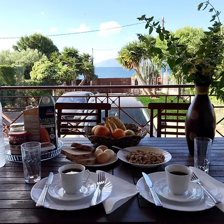 Bella Seafront 5br For 10 Near Athens