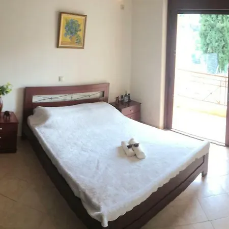 Dom wakacyjny Bella Seafront 5br For 10 Near Athens